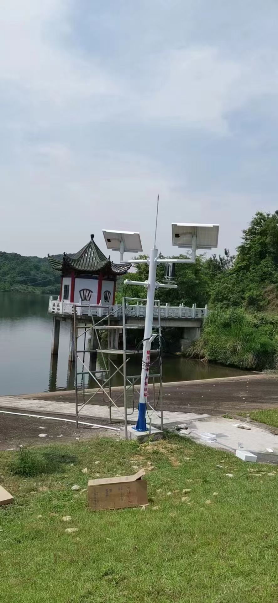 路灯杆